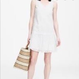 Banana Republic White eyelet V-Neck dress sz8